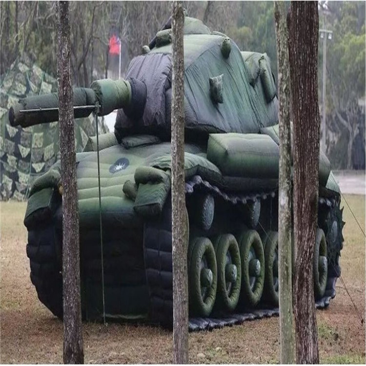 抱罗镇军用充气坦克